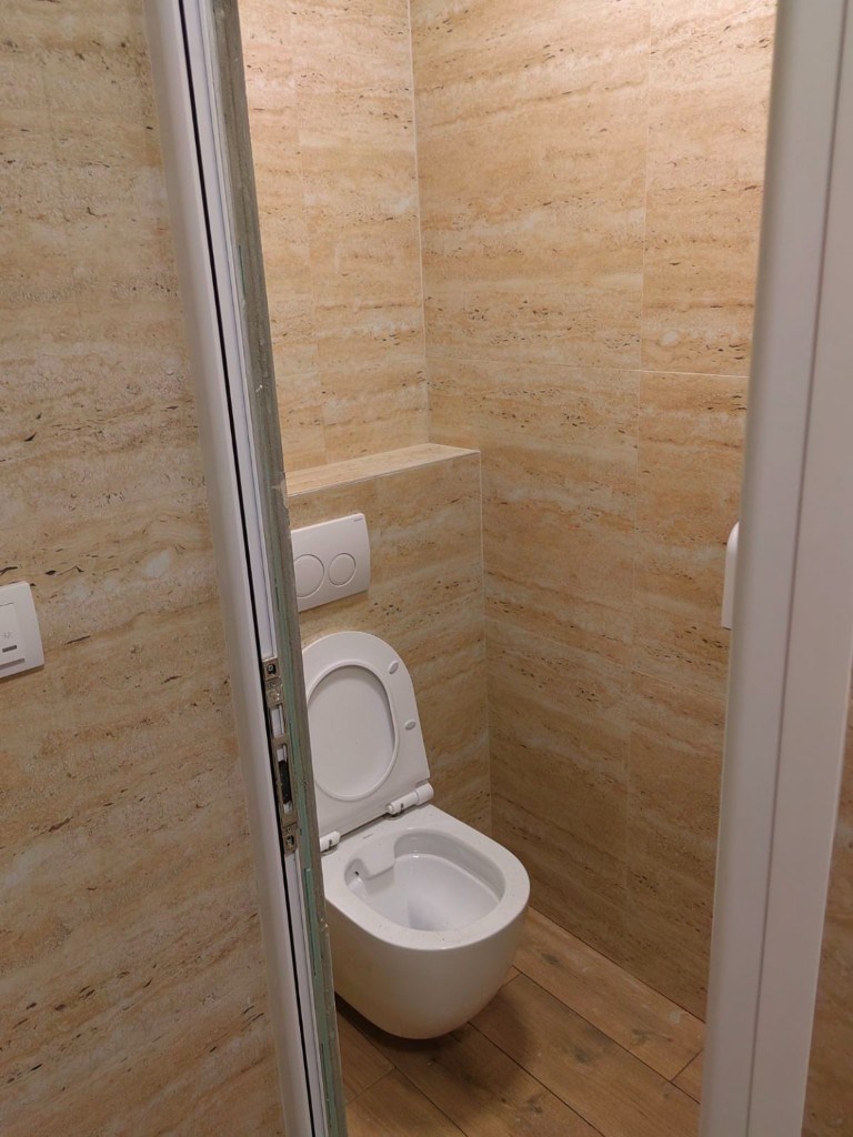 Dekorativna keramika u renoviranom kupatilu